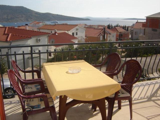 Apartments Ada Primosten Exterior photo