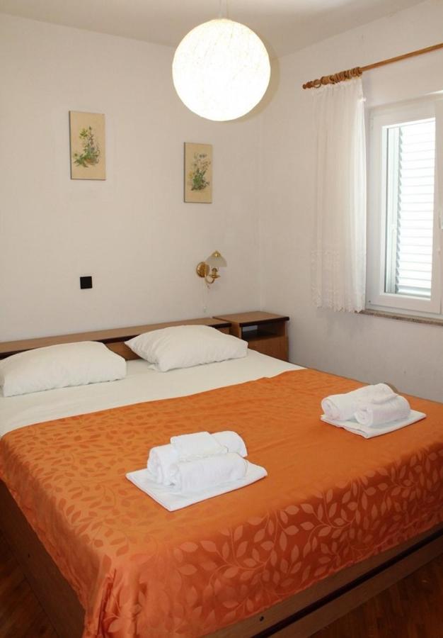 Apartments Ada Primosten Exterior photo